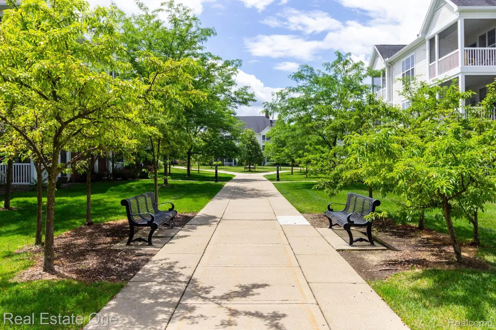 934 W Summerfield Glen Circle Scio Township, MI 48103