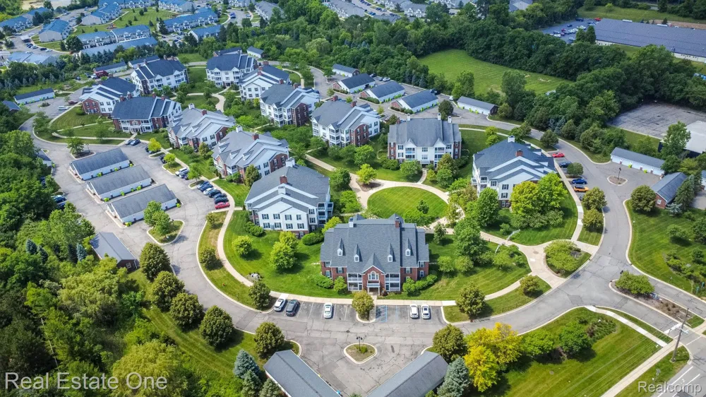 934 W Summerfield Glen Circle Scio Township, MI 48103