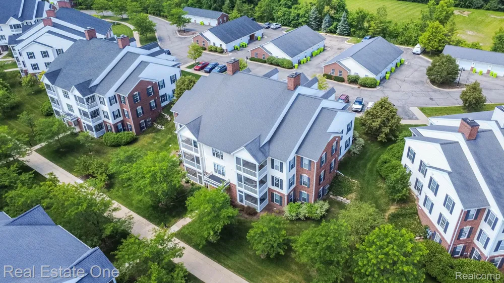 934 W Summerfield Glen Circle Scio Township, MI 48103