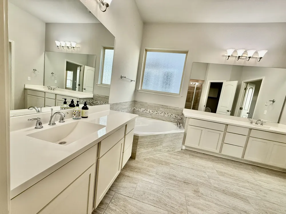 4129 Novella Cove Leander, TX 78641