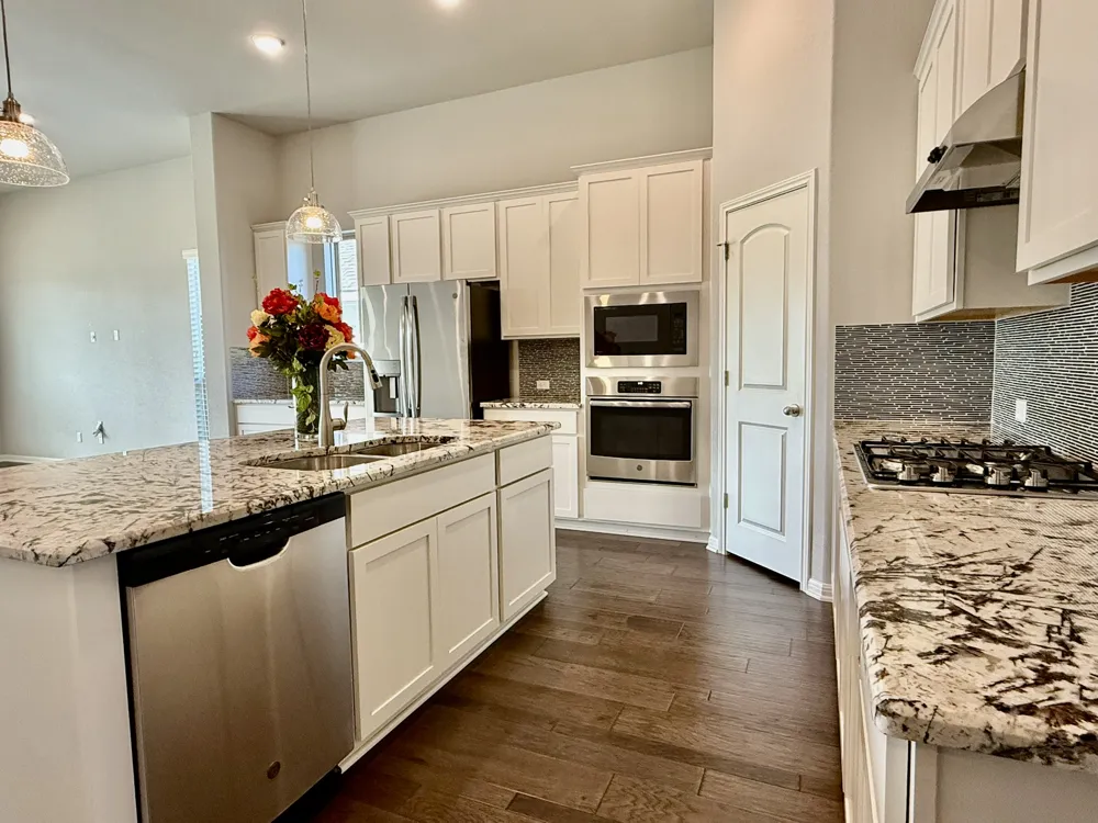 4129 Novella Cove Leander, TX 78641