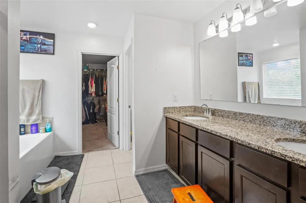 672 NW 247TH TERR Newberry, FL 32669