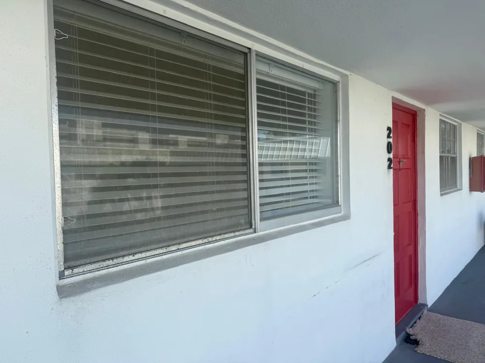 402 Lake Shore Drive #202 West Palm Beach, FL 33403
