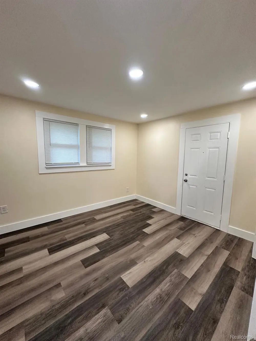 71 Biltmore Drive Troy City, MI 48084