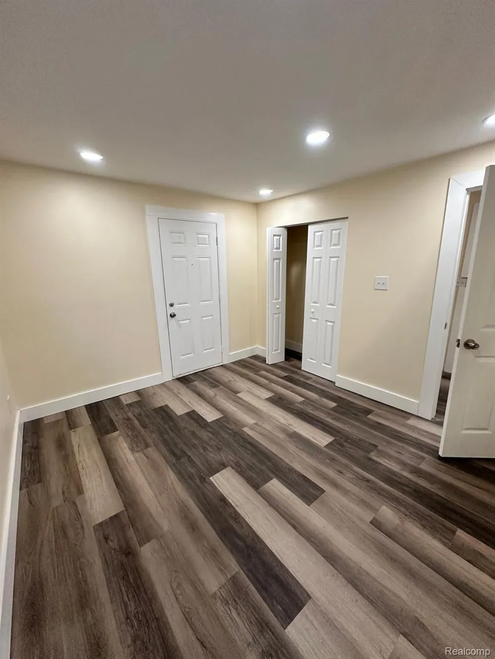 71 Biltmore Drive Troy City, MI 48084