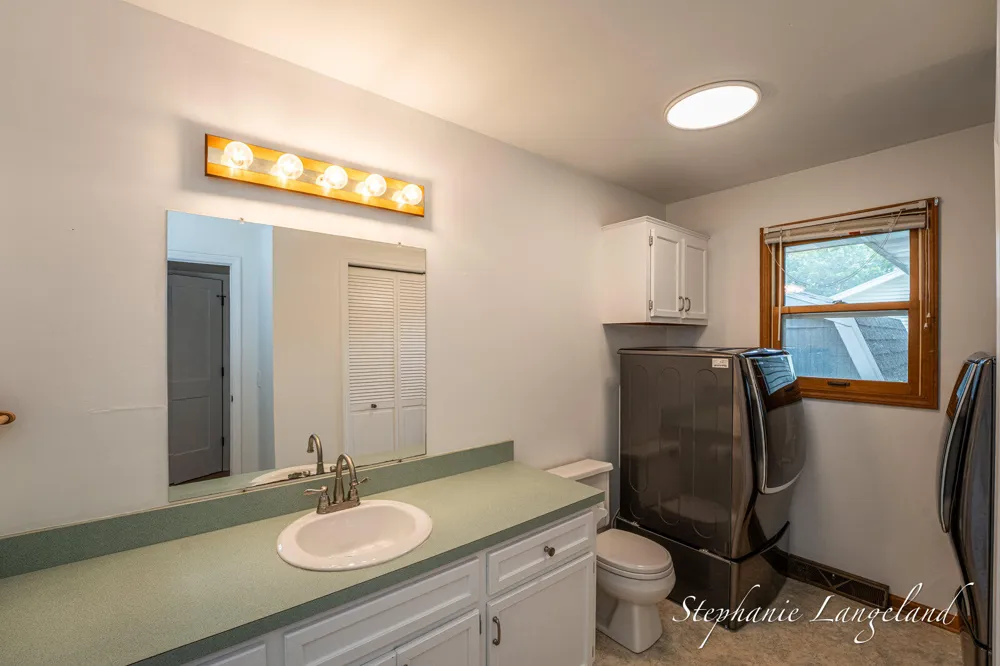 1511 Springbrook Drive Jenison, MI 49428