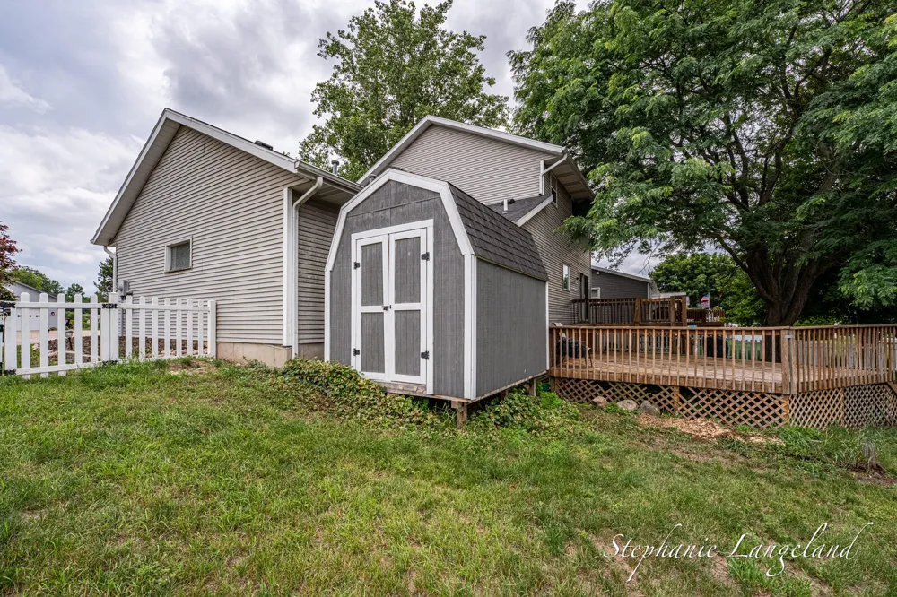 1511 Springbrook Drive Jenison, MI 49428