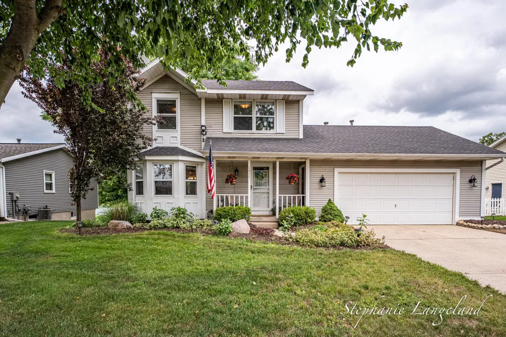1511 Springbrook Drive Jenison, MI 49428