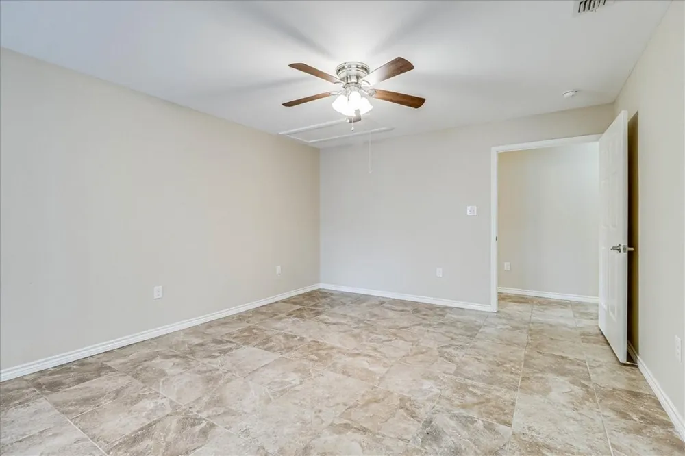 2111 E Lott Avenue Kingsville, TX 78363