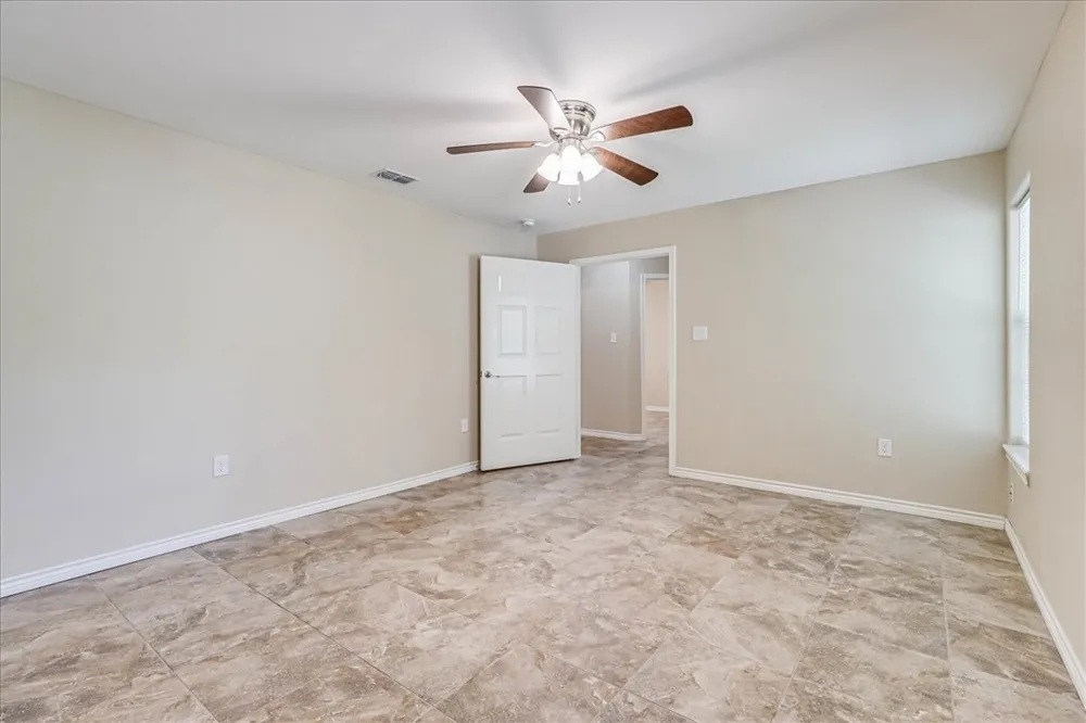 2111 E Lott Avenue Kingsville, TX 78363