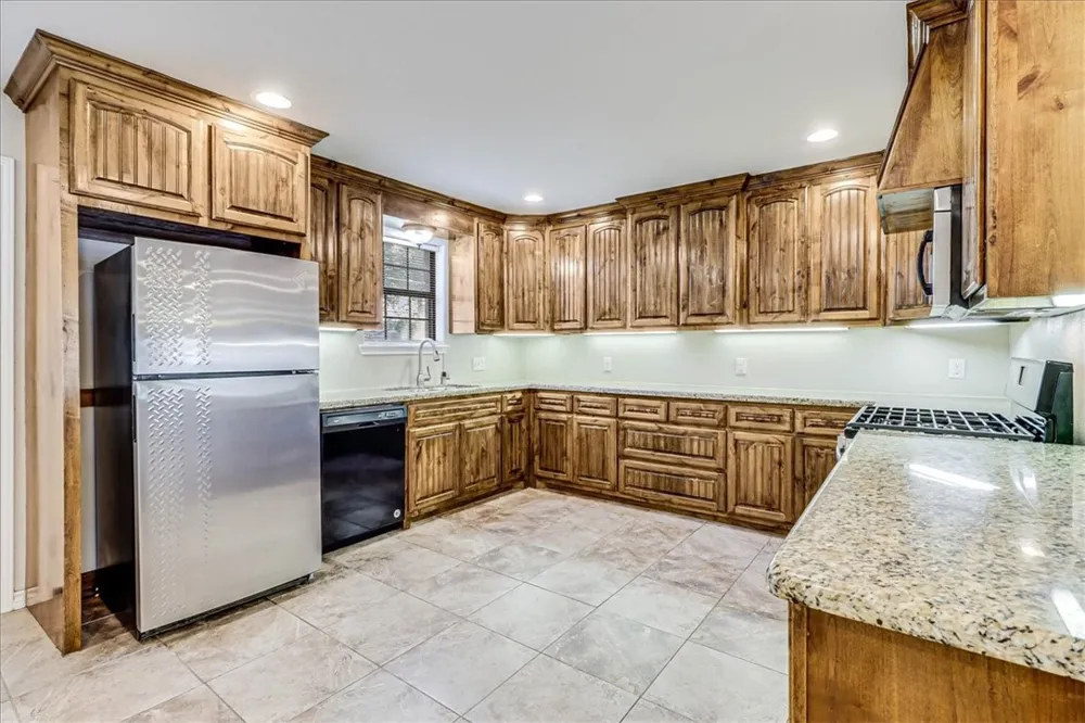 2111 E Lott Avenue Kingsville, TX 78363