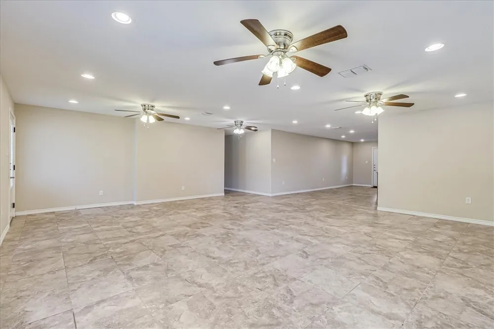 2111 E Lott Avenue Kingsville, TX 78363
