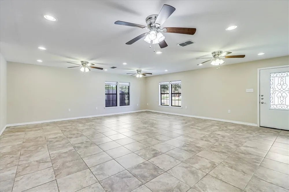 2111 E Lott Avenue Kingsville, TX 78363