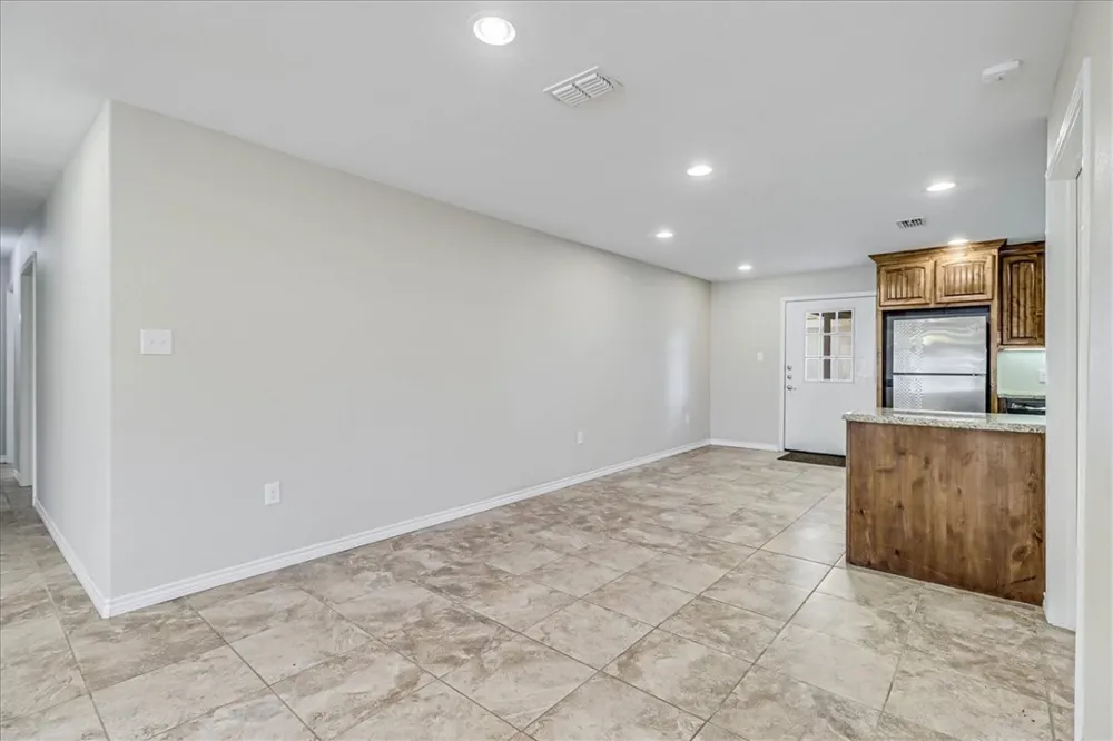 2111 E Lott Avenue Kingsville, TX 78363