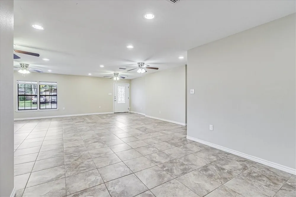 2111 E Lott Avenue Kingsville, TX 78363