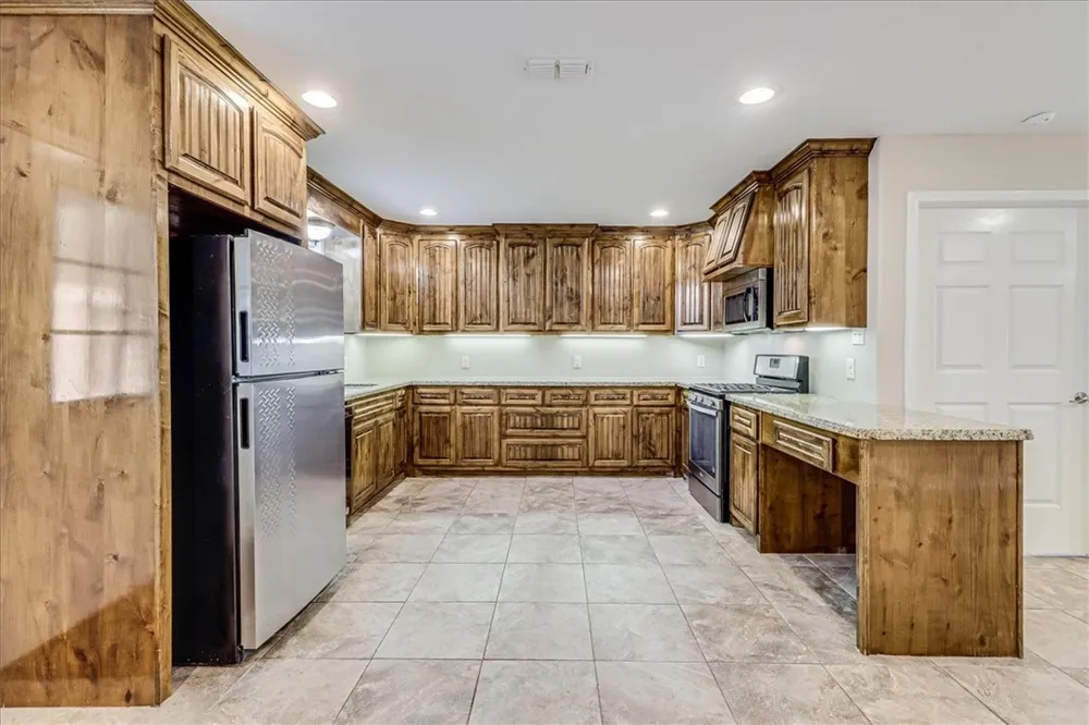 2111 E Lott Avenue Kingsville, TX 78363