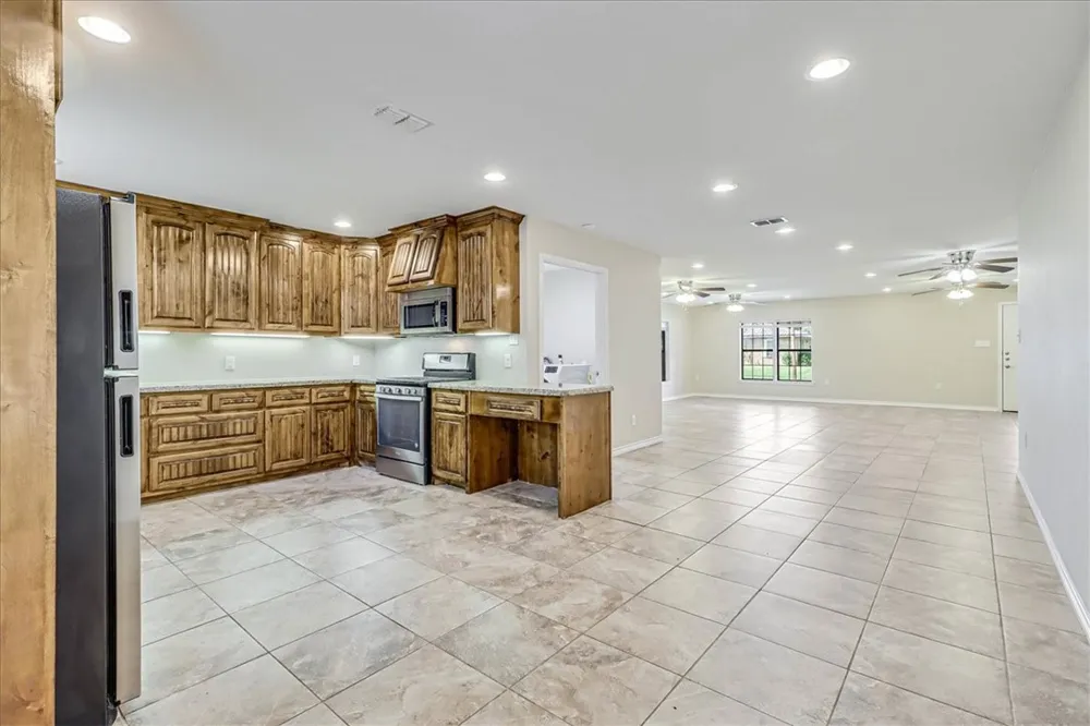 2111 E Lott Avenue Kingsville, TX 78363