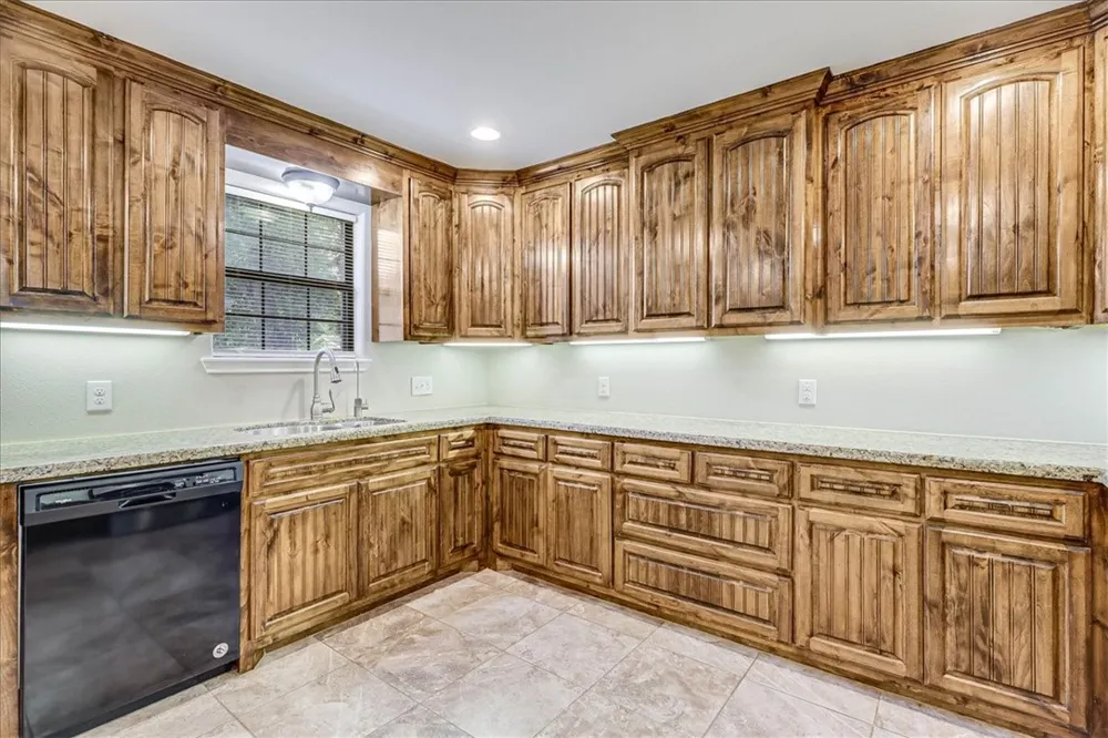 2111 E Lott Avenue Kingsville, TX 78363