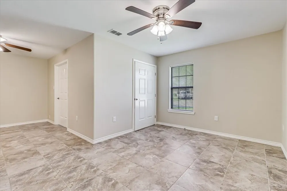 2111 E Lott Avenue Kingsville, TX 78363