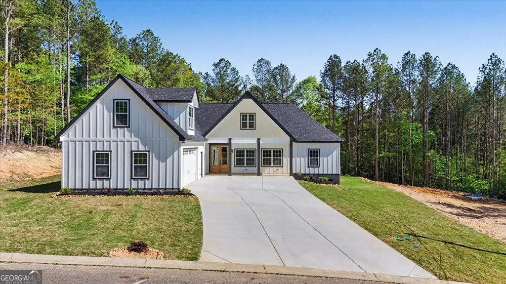 242 Mulberry LN Lindale, GA 30147