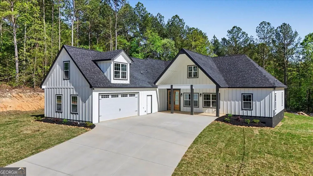 242 Mulberry LN Lindale, GA 30147