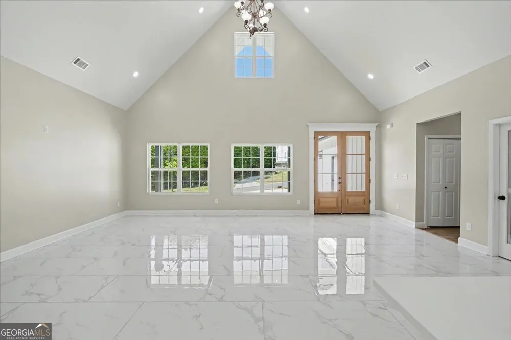 242 Mulberry LN Lindale, GA 30147