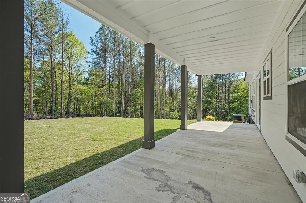 242 Mulberry LN Lindale, GA 30147