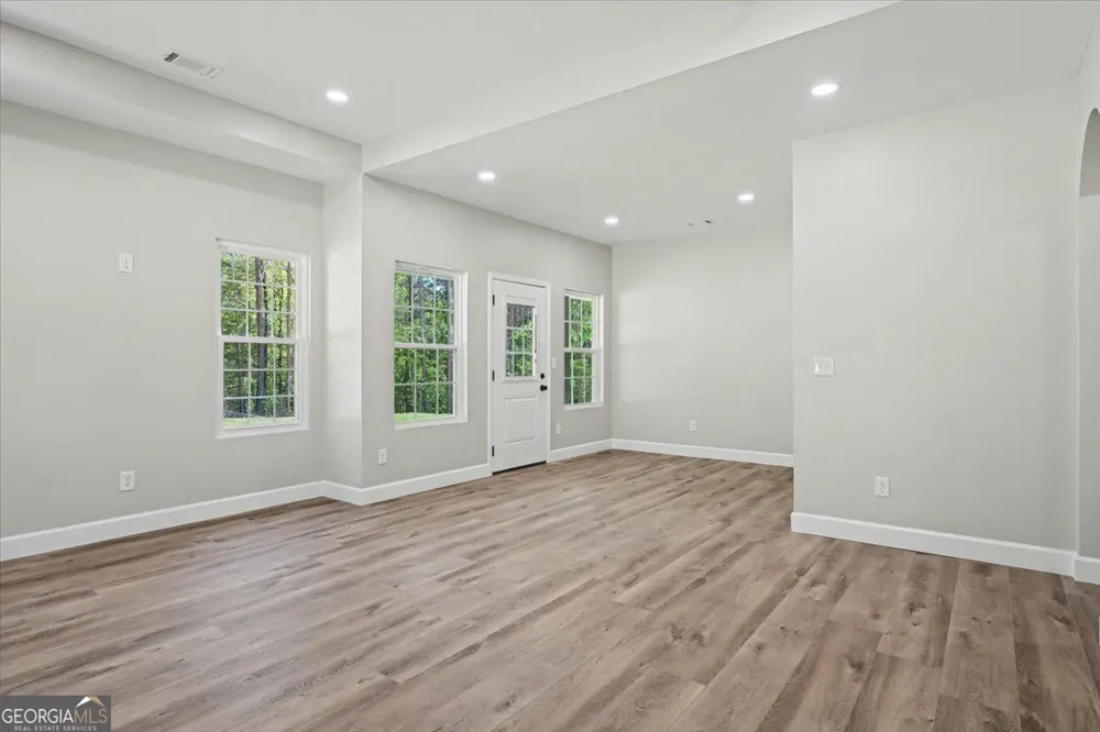 242 Mulberry LN Lindale, GA 30147