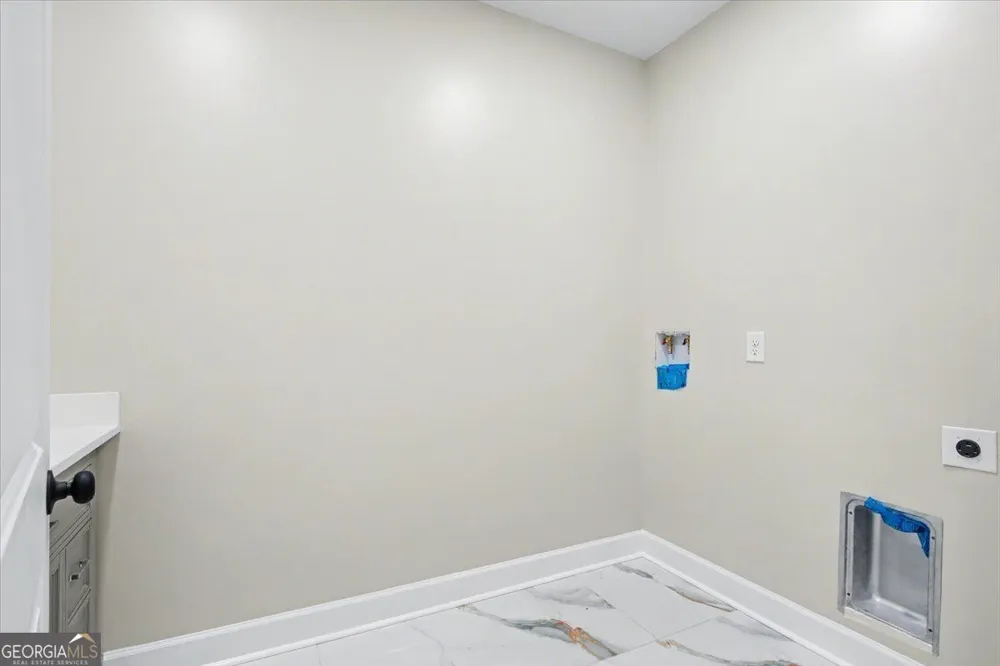 242 Mulberry LN Lindale, GA 30147