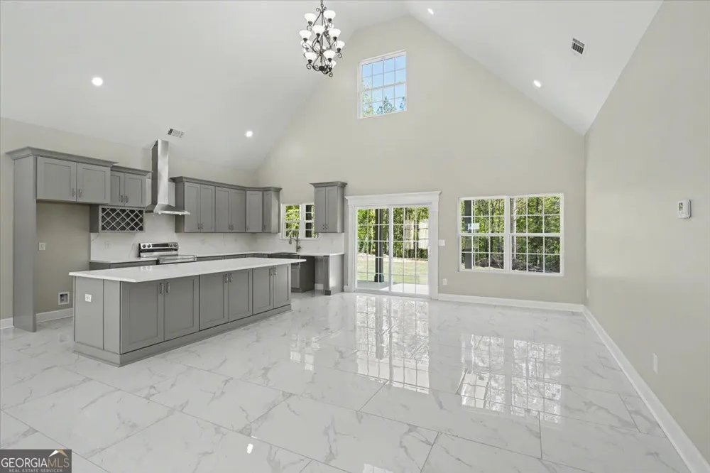 242 Mulberry LN Lindale, GA 30147