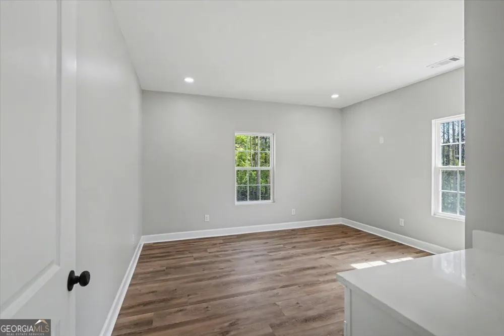 242 Mulberry LN Lindale, GA 30147