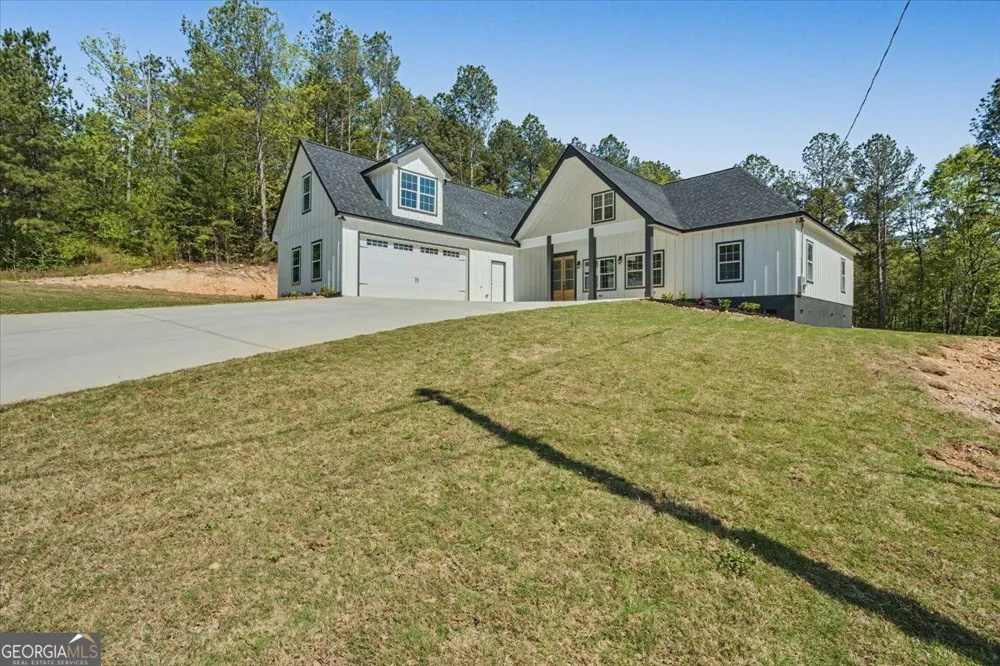 242 Mulberry LN Lindale, GA 30147