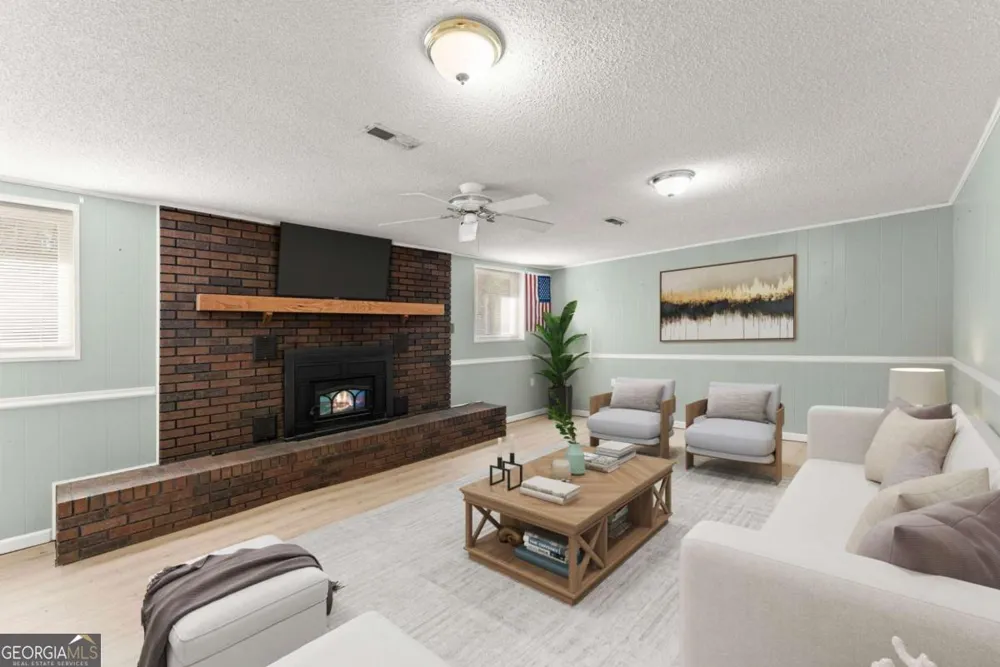 588 Estatohe CIR Toccoa, GA 30577