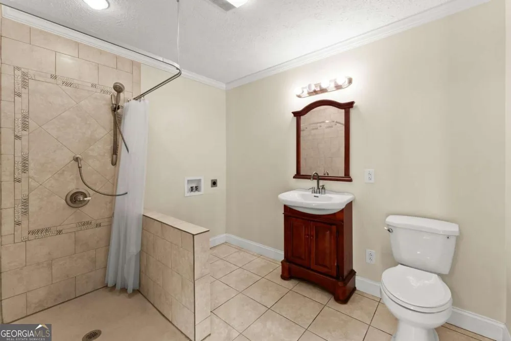 588 Estatohe CIR Toccoa, GA 30577