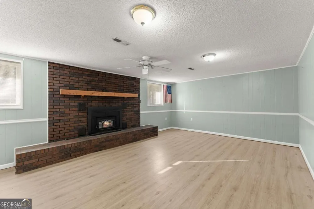 588 Estatohe CIR Toccoa, GA 30577