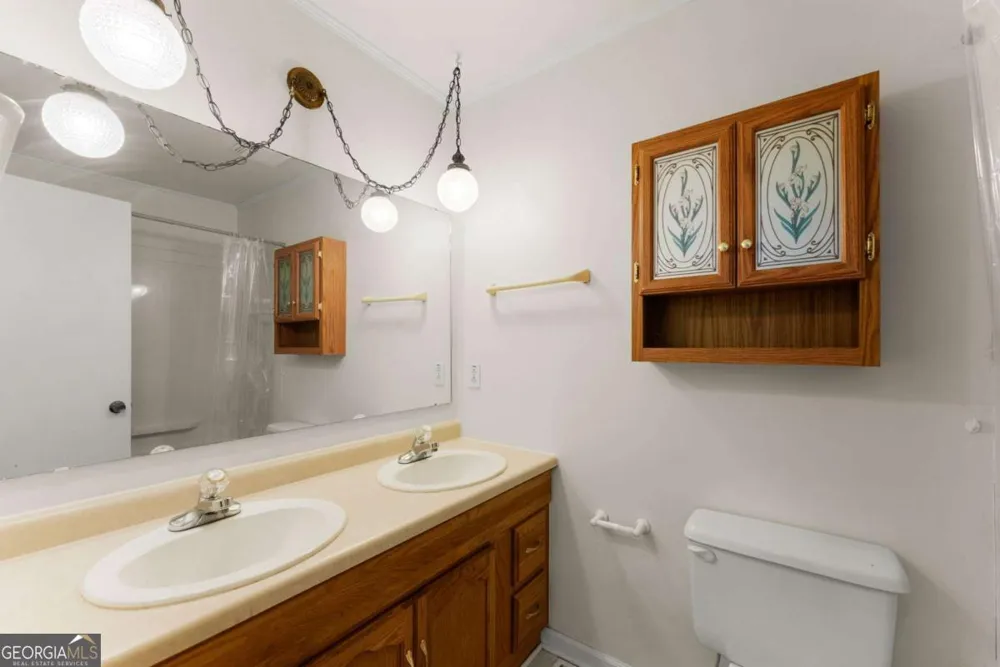 588 Estatohe CIR Toccoa, GA 30577