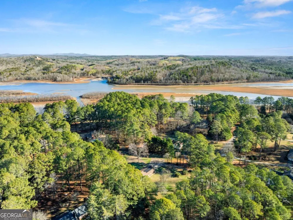 588 Estatohe CIR Toccoa, GA 30577