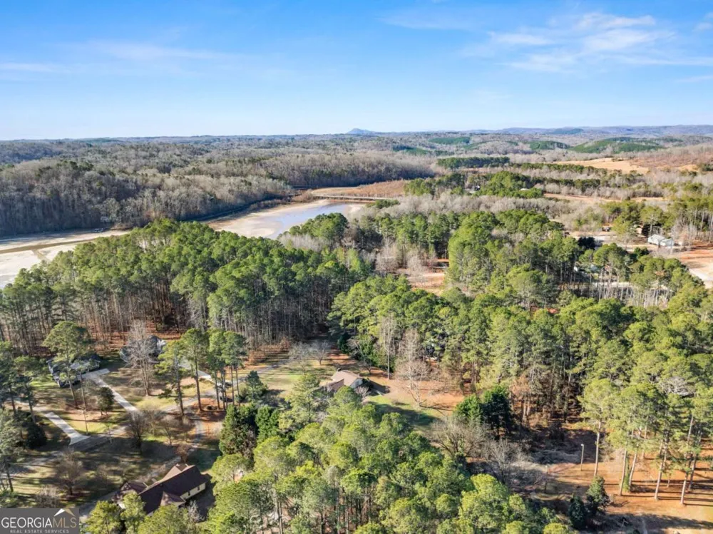 588 Estatohe CIR Toccoa, GA 30577