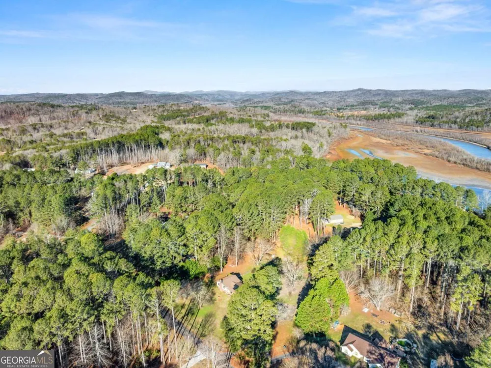 588 Estatohe CIR Toccoa, GA 30577