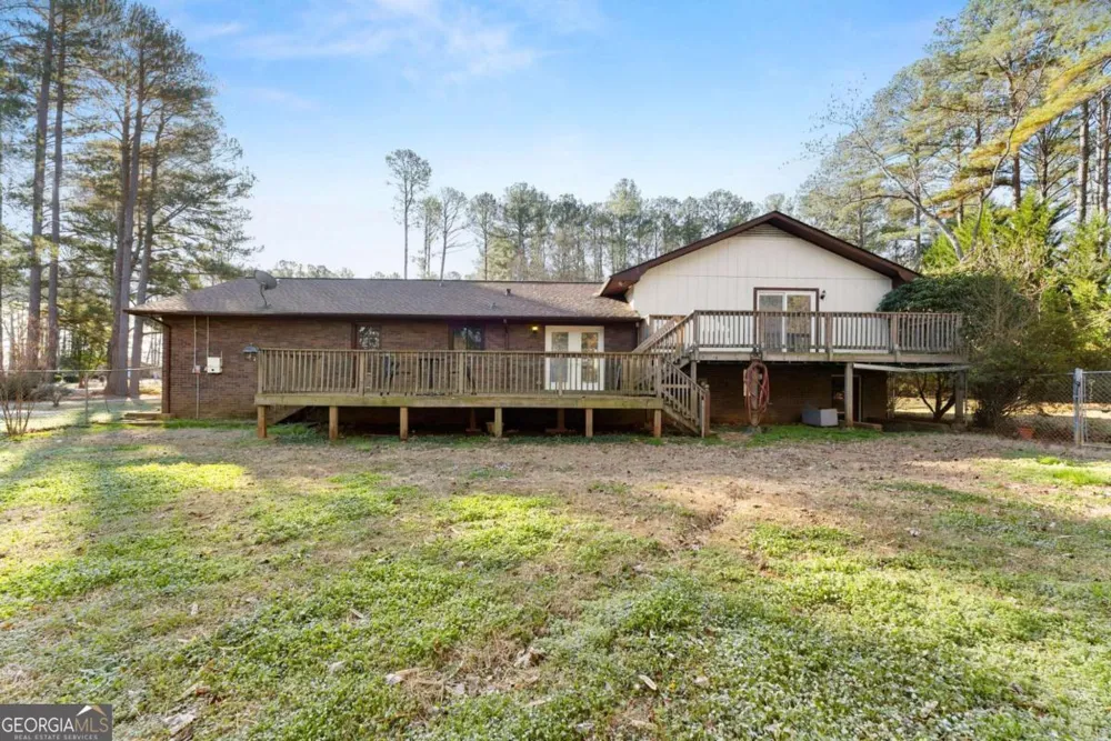 588 Estatohe CIR Toccoa, GA 30577