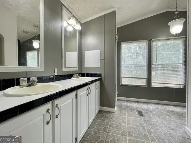 1465 Webb CIR Metter, GA 30439