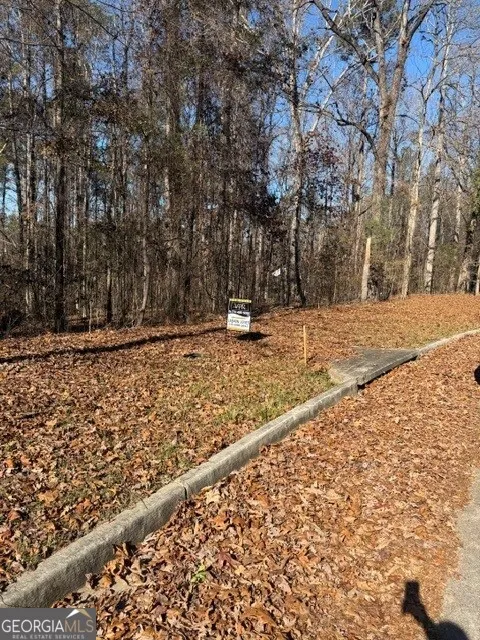 120 Oak Terr Fayetteville, GA 30214