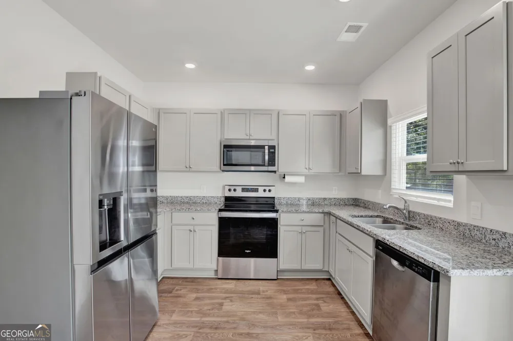 33 Dusky CT Hinesville, GA 31313