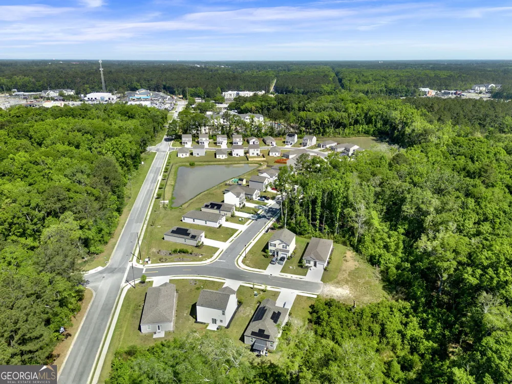 33 Dusky CT Hinesville, GA 31313
