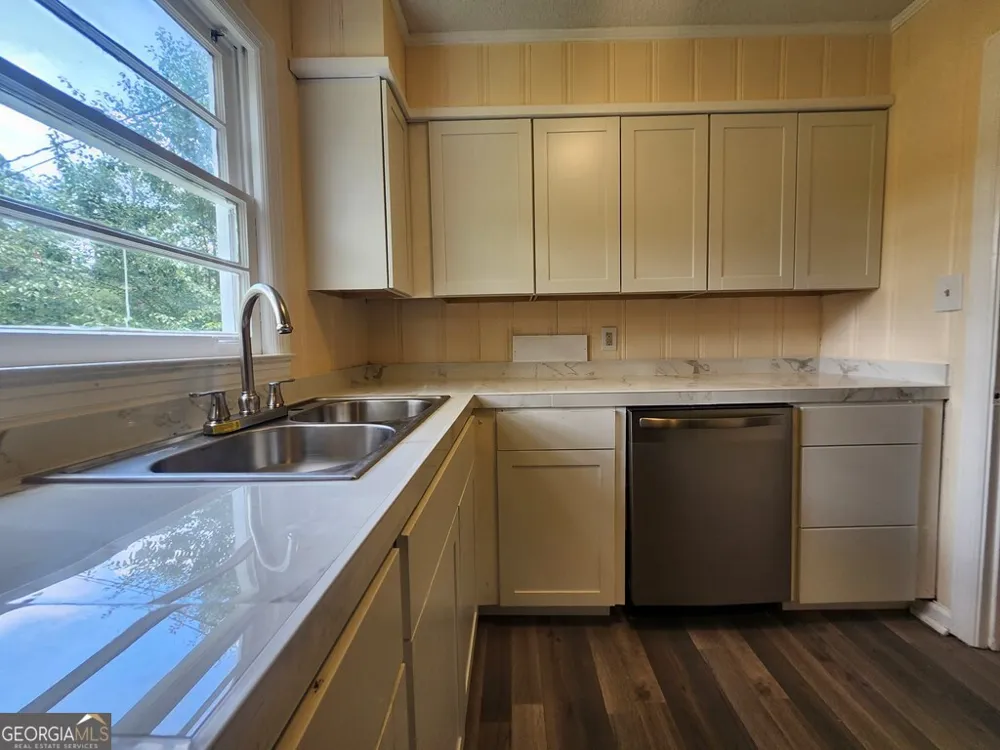 1821 Samford DR Albany, GA 31707