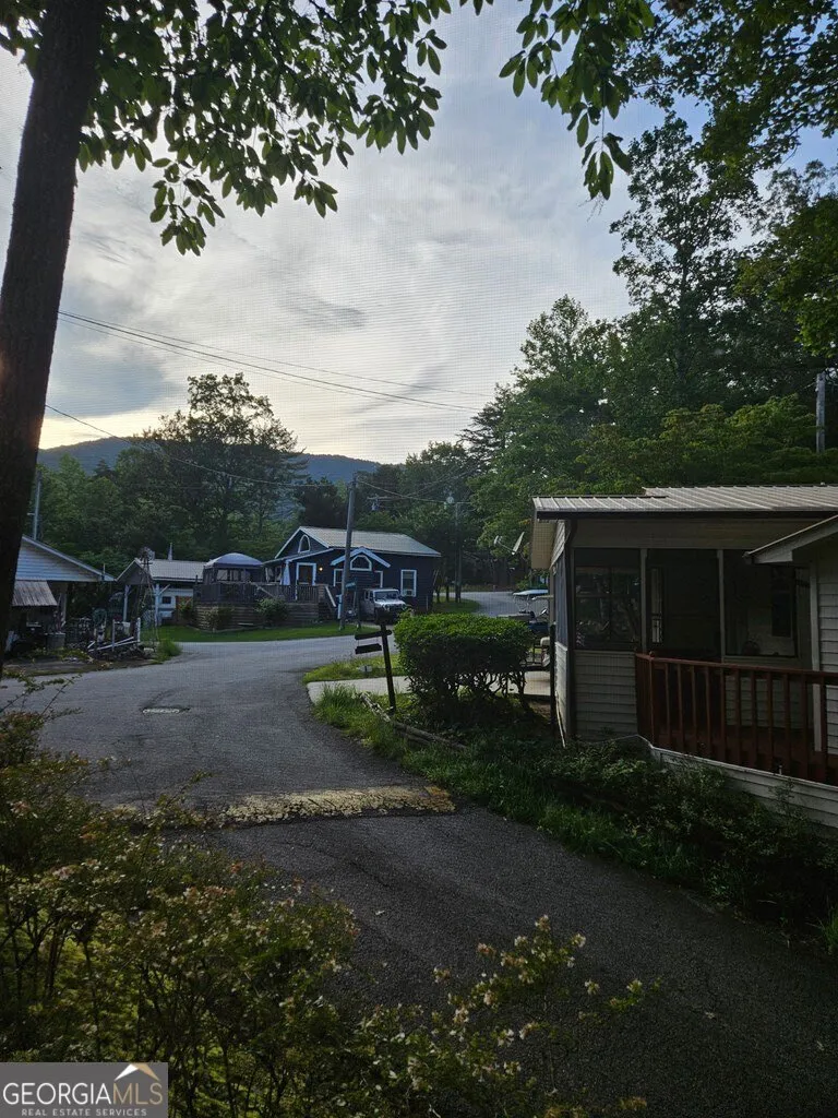 41 Cindy PKWY Cleveland, GA 30528
