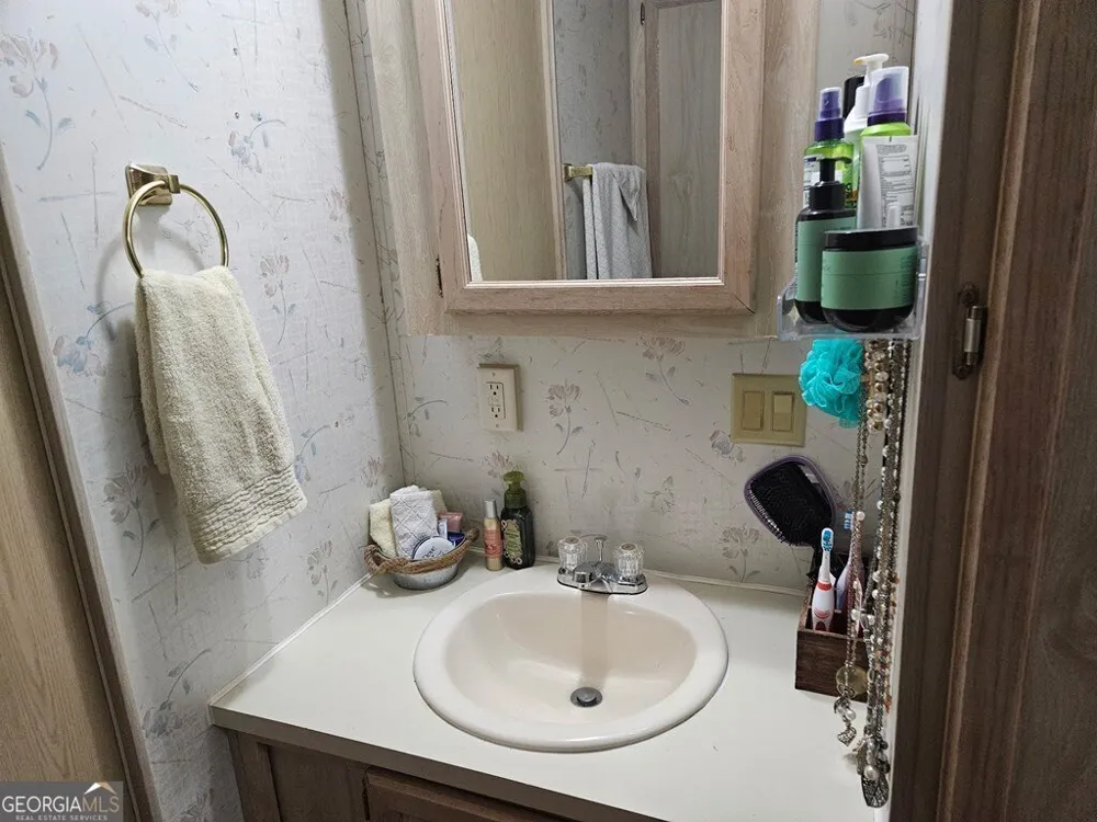 41 Cindy PKWY Cleveland, GA 30528