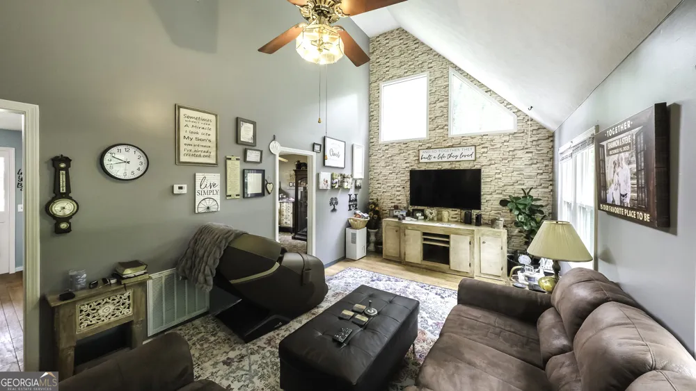 9 Acorn TRL Bremen, GA 30110