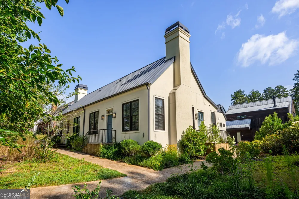 377 Anders N Chattahoochee Hills, GA 30268