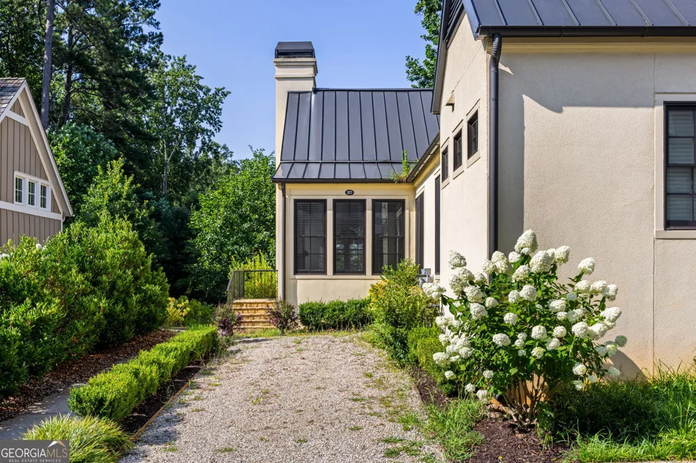 377 Anders N Chattahoochee Hills, GA 30268